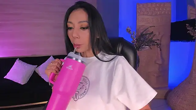 LizzHamilton   online show from September 24, 9:51 pm