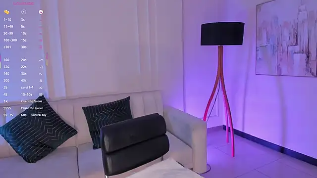 LizzHamilton   online show from October 12, 7:13 pm