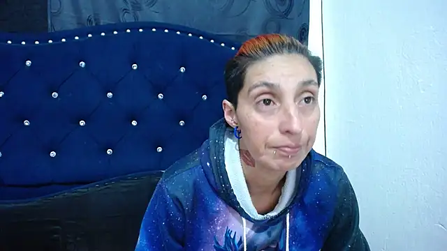 Snapshot of anyu1306 chatting on December 13, 10:08 am anyu1306 online show from December 13, 10:08 am