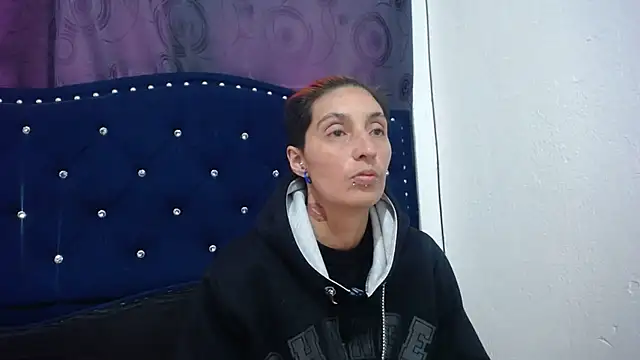 Snapshot of anyu1306 chatting on December 17, 5:36 pm anyu1306 online show from December 17, 5:36 pm