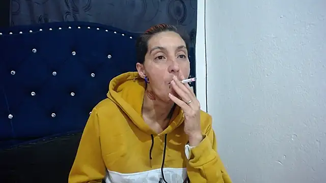 Snapshot of anyu1306 chatting on December 21, 11:01 am anyu1306 online show from December 21, 11:01 am