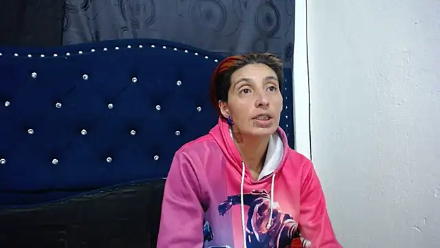 Snapshot of anyu1306 chatting on January 5, 3:43 am anyu1306 online show from January 5, 3:43 am