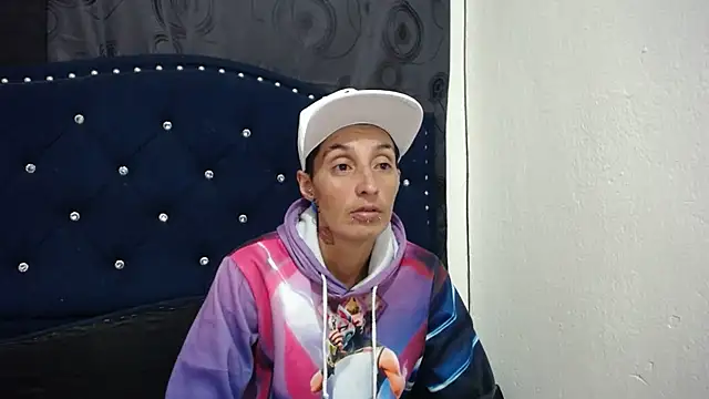 Snapshot of anyu1306 chatting on March 1, 2:26 am anyu1306 online show from March 1, 2:26 am