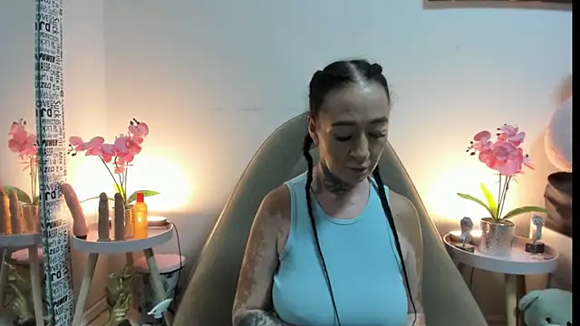 Snapshot of Rayanablackandwhite chatting on September 9, 9:36 pm Rayanablackandwhite online show from September 9, 9:36 pm