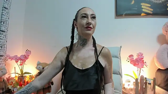 Snapshot of Rayanablackandwhite chatting on September 19, 6:41 pm Rayanablackandwhite online show from September 19, 6:41 pm