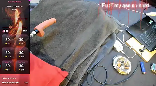 Snapshot of -sluttyass- chatting on March 19, 11:14 pm -sluttyass- online show from March 19, 11:14 pm