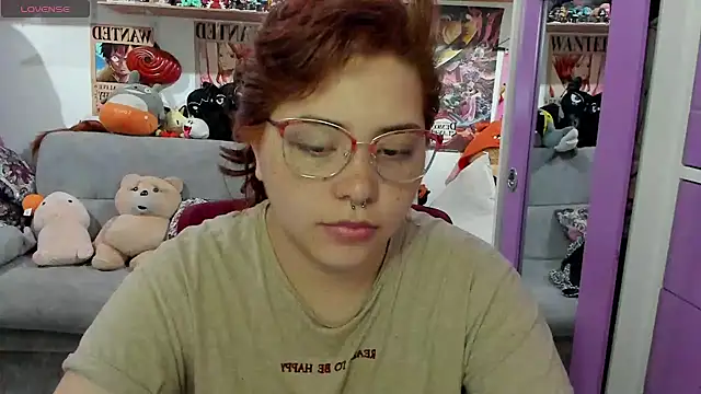 soficammy online show from December 13, 8:58 pm