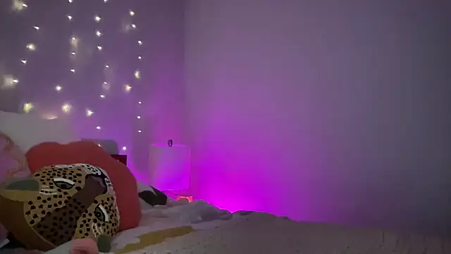 Snapshot of Fitnessbabe69 chatting on January 4, 9:31 pm Fitnessbabe69 online show from January 4, 9:31 pm