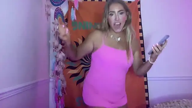 Snapshot of Fitnessbabe69 chatting on December 2, 7:36 am Fitnessbabe69 online show from December 2, 7:36 am